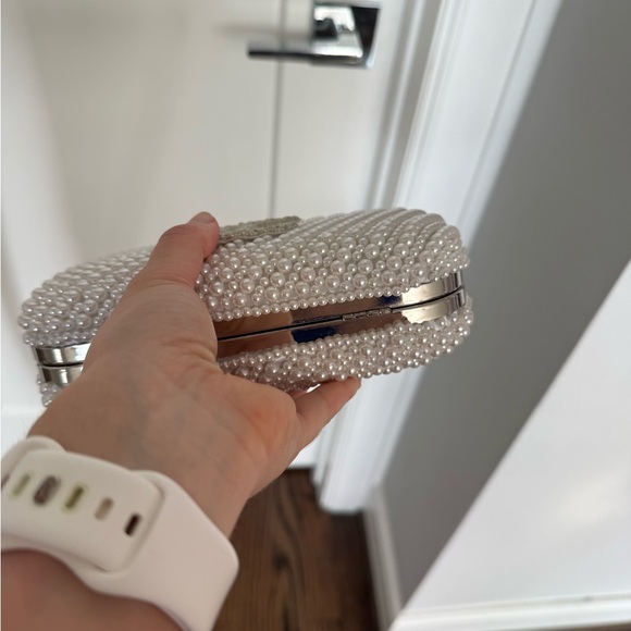Faux Elegant Pearl Embellished Clutch - Picture 4 of 5